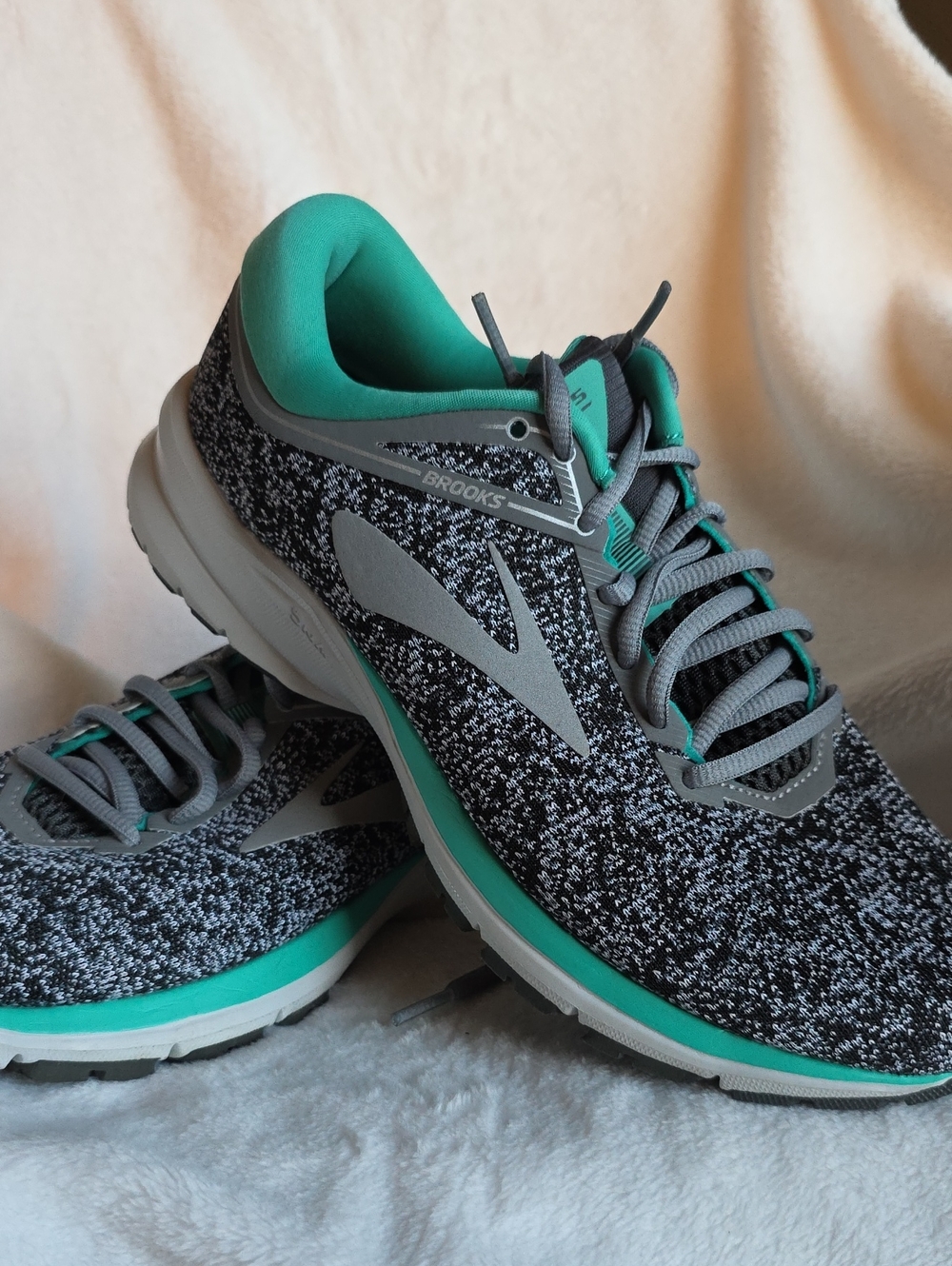 Brooks Women's Launch 5 Running Shoes - Teal and Gray Knit